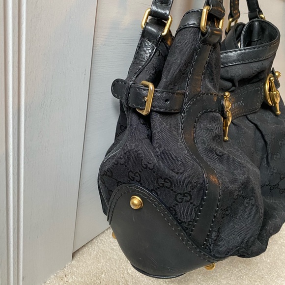 SOLD **AUTHENTIC GUCCI HANDBAG** - Picture 5 of 16